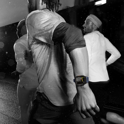 Apple Watch Ultra 2 GPS Cellular 49mm Caja Titanio Loop Trail Azul M/L